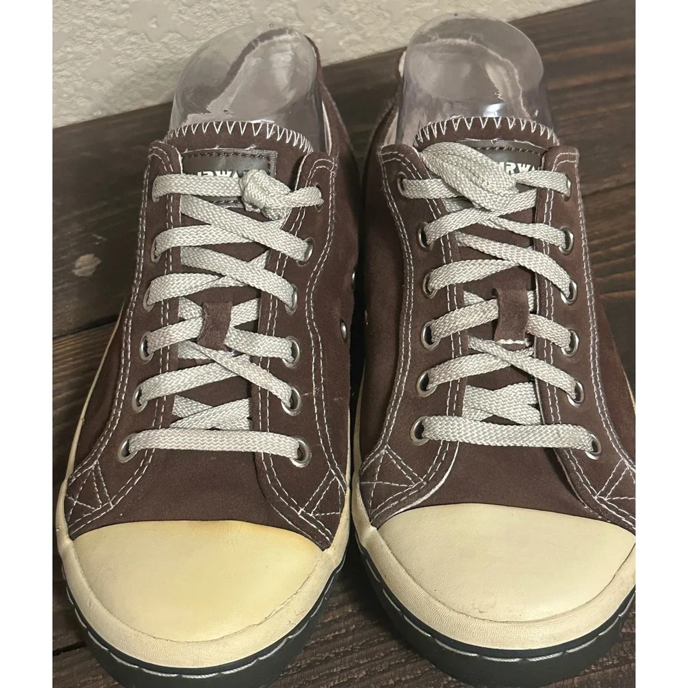 Airwalk Womens Brown Suede Leather Low Top Sneakers Cap Toe 48981 Size 8.5